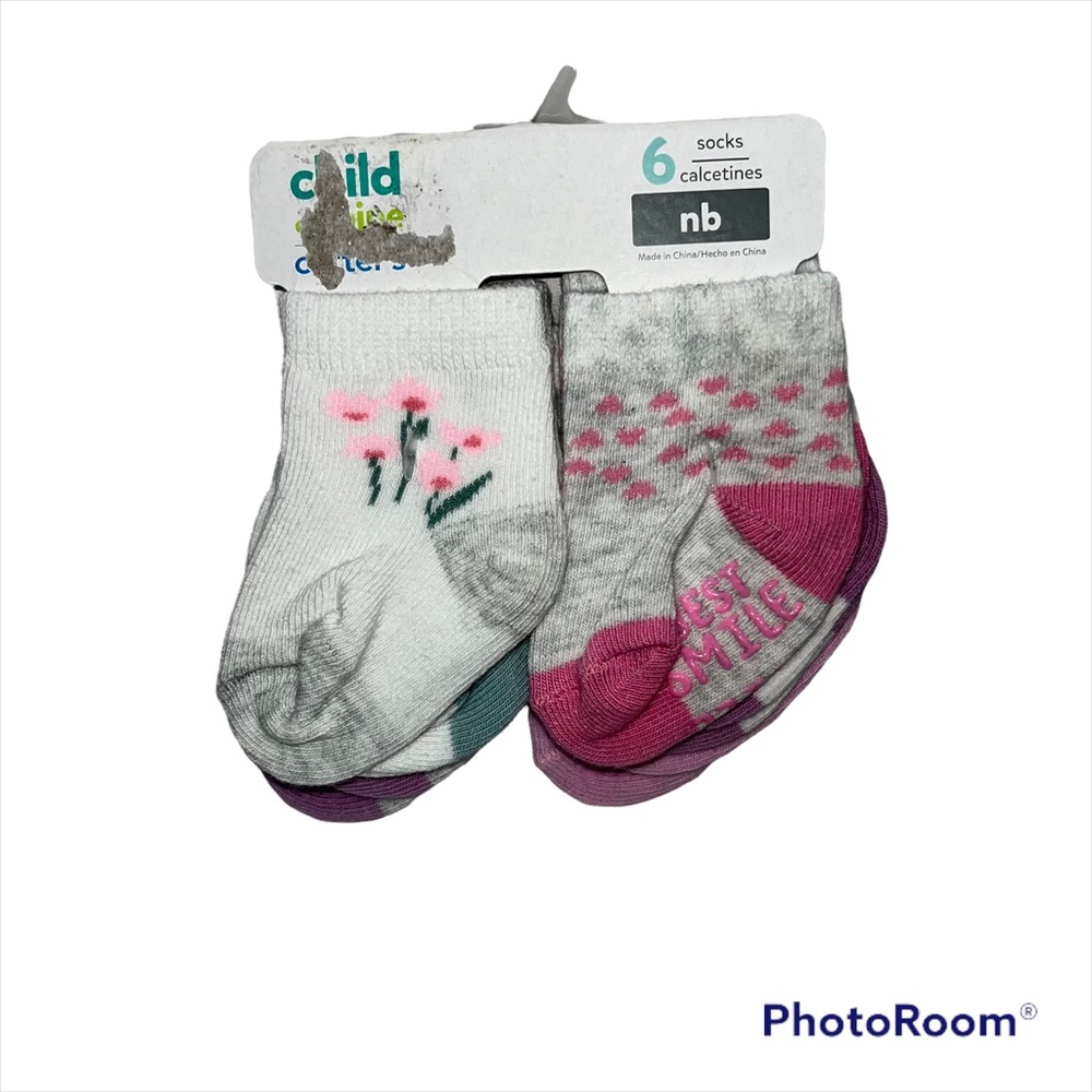 Carter’s child of mine NWT 6 pairs newborn socks